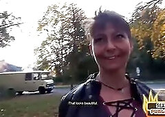 Real pulled granny gives outdoor head