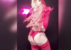 Hawt blond devil