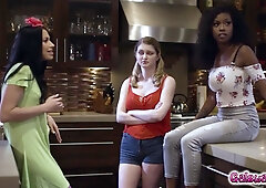 Fucking My Weird Ufo Lesbian Neighbor