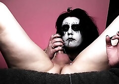 Ebony punk damsel Damagedcosplays gives a mind-blowing deepthroat that earns her two throat pies