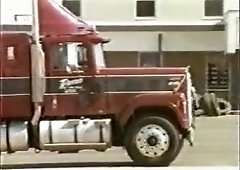 Truckers Screwing For Rave Up