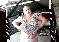 THICK mother I'd like to fuck Pissing Outside Dancing Teasing