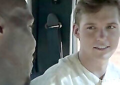 Teenage couple fuck in front seat of truck