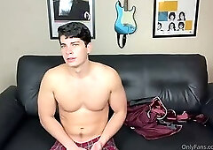 Hot buff guy talks and jerks off on cam
