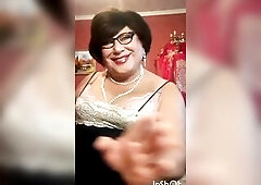 Irina shows herself flirting with her tongue and painted lips