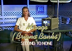 Hot blonde showing her capabilities