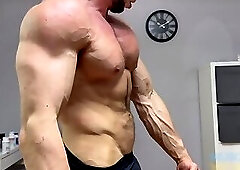 Cocky Blonde Muscle Hunks Gives You a Private Flex Show