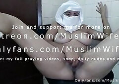 Sexy arabian hijabi slut masturbate squirting pussy in niqab on webcam