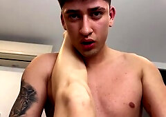 Le como el coño a mi roomie hasta que quede toda mojada - Bastian Blanc ft Emma Fiore