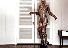 Sissy dancing and wigless exposure