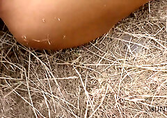 HUNT4K. Angry man acquiesced for stack of money