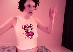 Brunette solo masturbation on webcam