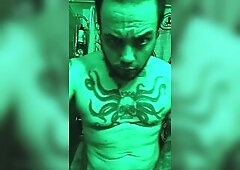 Playing with my Knob in Green Light