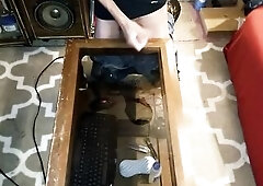 bigtallman blow large load on glass table!