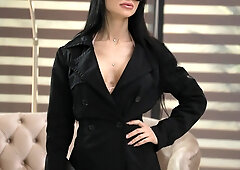 Foot fetishist Sasha Rose's pierced muff ravaged deep