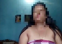 Indian desi cougar step-mom intro seducing movie.