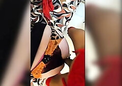 Sissy lola culotte satin et underware léopard se faire prendre par derrière en doggy style par maitresse Stessy