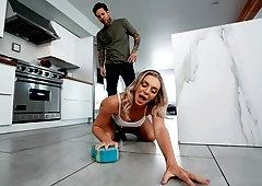 Tiffany Watson is sucking Small Hands' cock in the kitchen