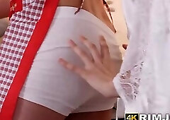 Kate Rich performs steamy sexual service for their breakfast