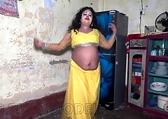 Super hot deshi girl gives an unforgettable room dance