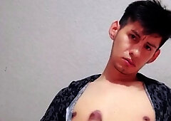 Shirtlifter dude milking