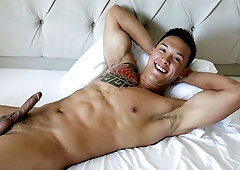 Exotic hottie Gabriel Jordan in a hot solo JO vid