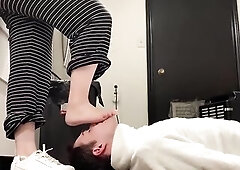 Sniffing girlfriend’s feet after that babe wears smelliest shoes