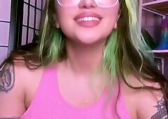 En pyjama avant d’aller au lit je m’enfile un Bad dragon