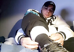 Unexpectedly rushing to get off in bed