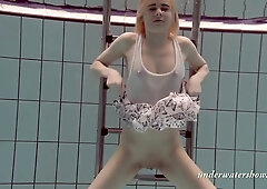 Blonde Babe Okuneva Shaved Pussy Underwater Swimming