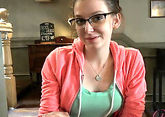 Hairy amateur nerd gets creampied