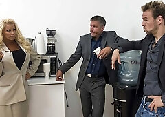 Blonde babe with big boobs Jr Carrington fucked in the ass