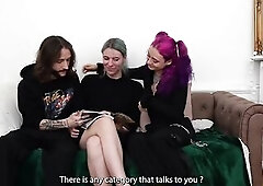 Un vrai pair Amateur Francais baise en three-some avec une jolie fille trans.