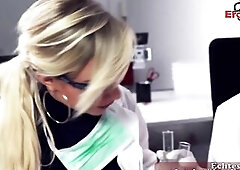 EroCom.tv - Hier findet Dich eine Frau. Die erste Erotik Community in der normale Frauen Maenner nach einem Sexdate fragen. Kostenlos ausprobieren