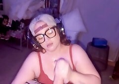 The perfect gamer Gingerlilly869 gets interrupted by Codine Spillz during a steamy session