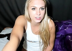 Amateur blonde having solo pleasure