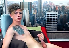Pretty Curly Guy Wanks On Cam