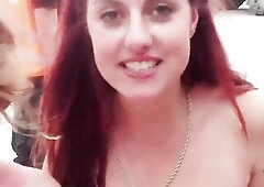 Undressed bei in nature's garb Festival mobiles