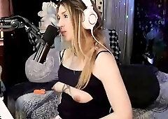 Webcam milf with breast milk live hardcore masturbate