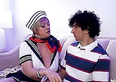 THE HARD TRUTH#5 - Dee Williams