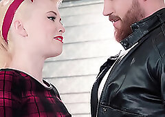 VIP SEX VAULT - Classy Misha Cross Seduce And Goes Hardcore With Her Horny Lover