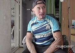 Unexpected bareback surprise leads to a creamy finish