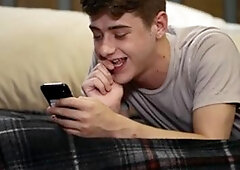 DrillMyHole.com: Athletic very slim american twink Joey Mills challenge in the bed