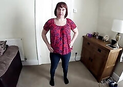 Mamma of two undresses off exposed