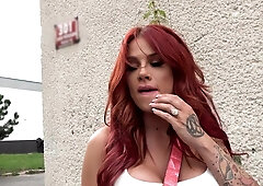 PublicAgent.com: Amateur Jennifer Keelings tittyfuck in public