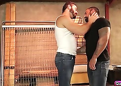 A Goodbye Sex for Their Beloved Domicile