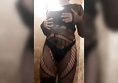 Little sissy mastirbating in a brilliance gap