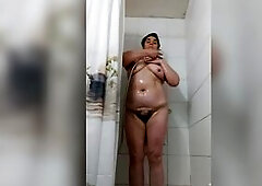 am a real mommy who likes role-playing, in my clips u will discover my pranks that I do whilst I am alone at home, u can watch pillow humpings, touchi