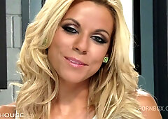 Live Chat with Nicole Graves