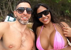 Big Tits Thai Bombshell gets Picked Up in Public Beach